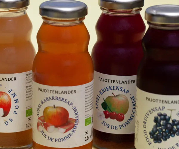 Petites bouteilles de jus de fruits bio Pajottenlander